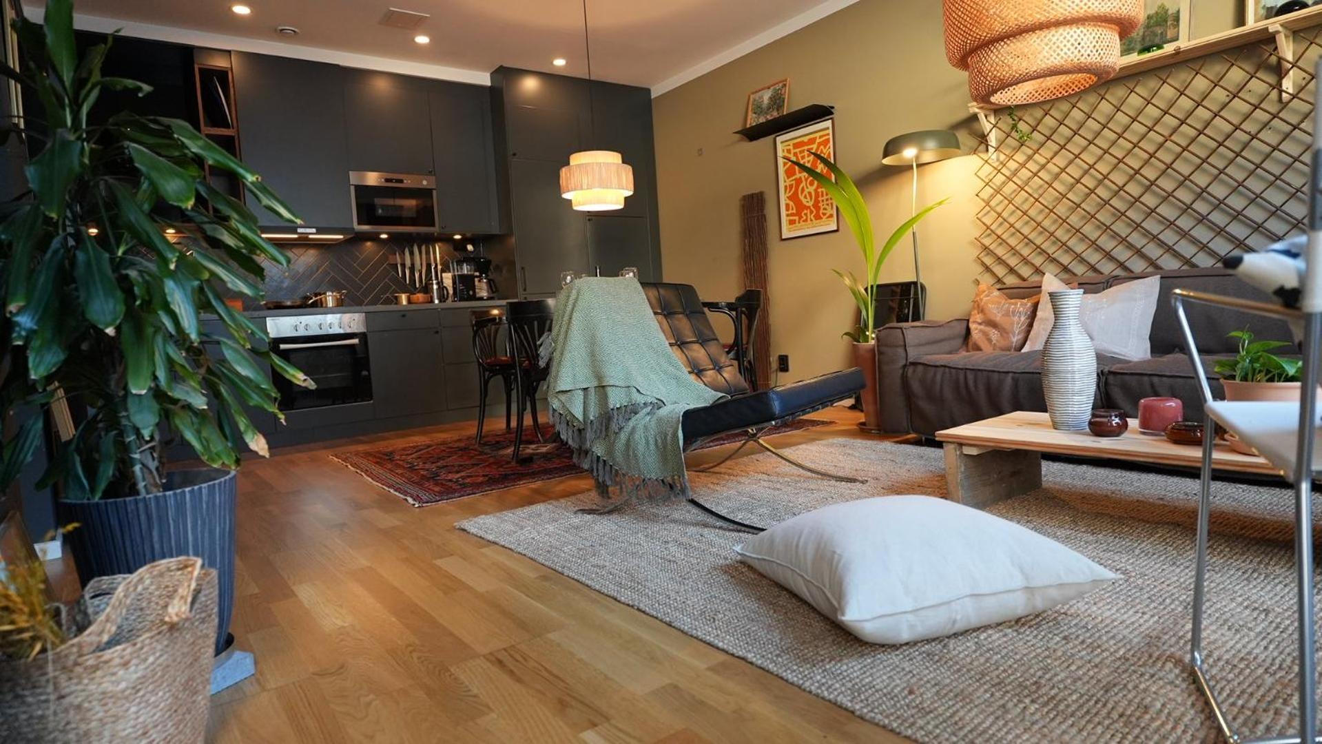 Stylish Fotsteps To Restaurants And Close To The Leilighet Stockholm